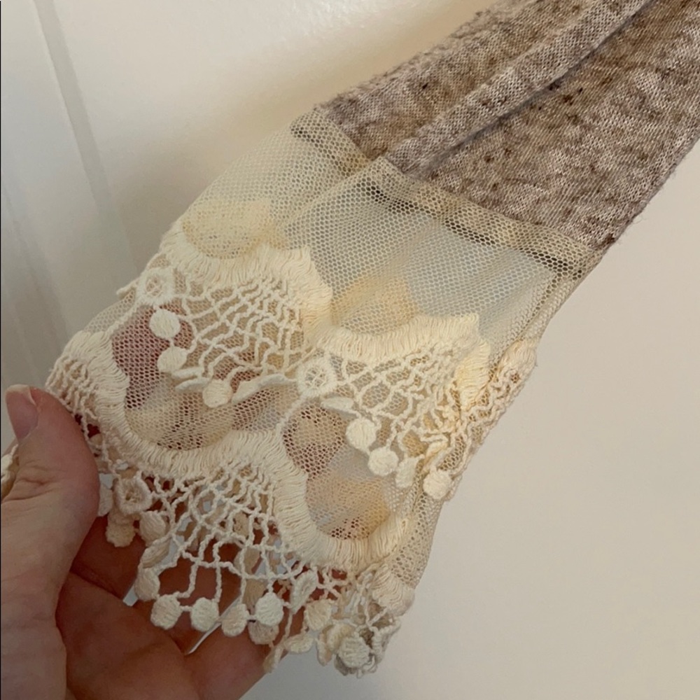 blouse - Picture 4 of 5
